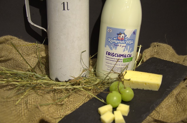 Milch und Wurst aus dem Hofladen Schöppl